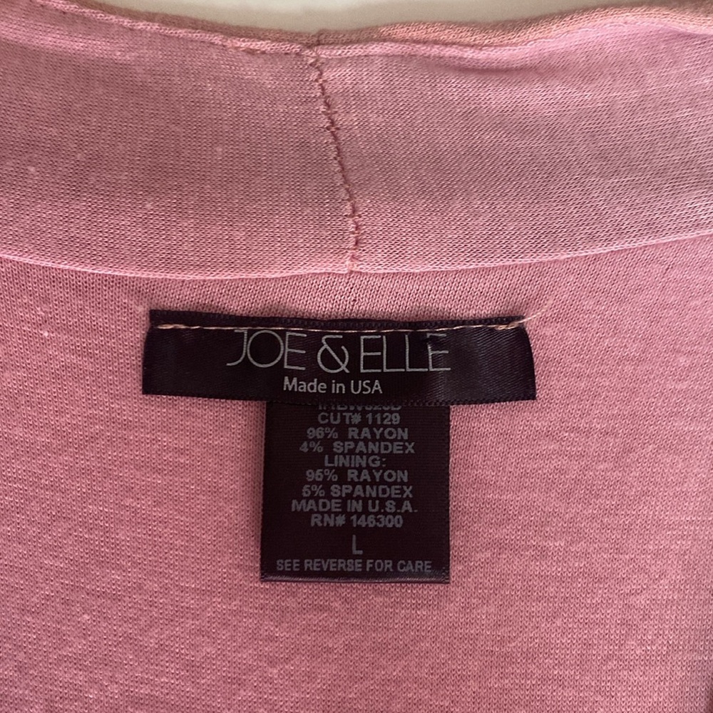 Pink long v neck dress. - Picture 8 of 8